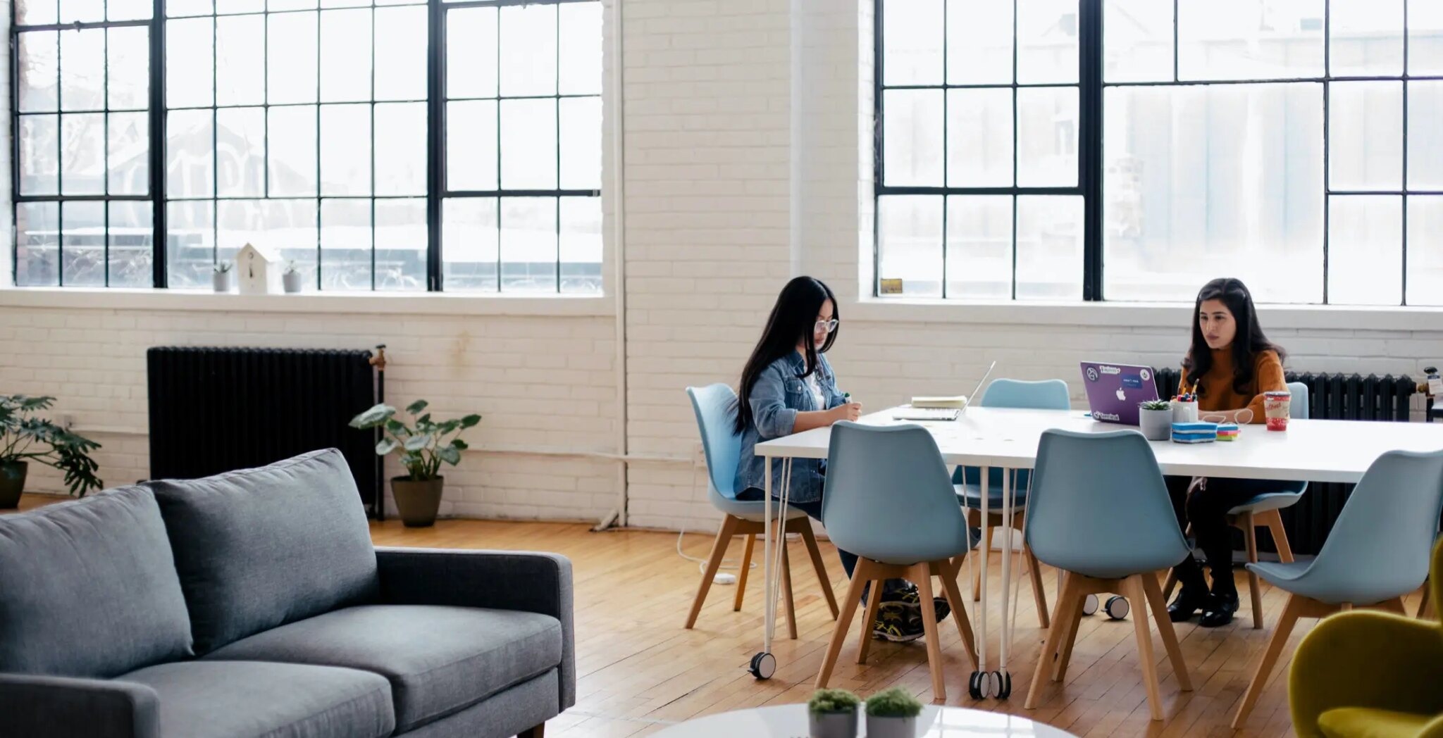 ⎯ Immersive Workspace Design / 2025